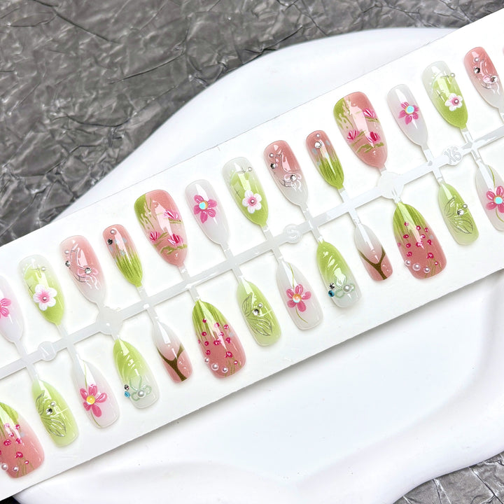 Artistic Floral Press-On Nail Art Set 1790745835