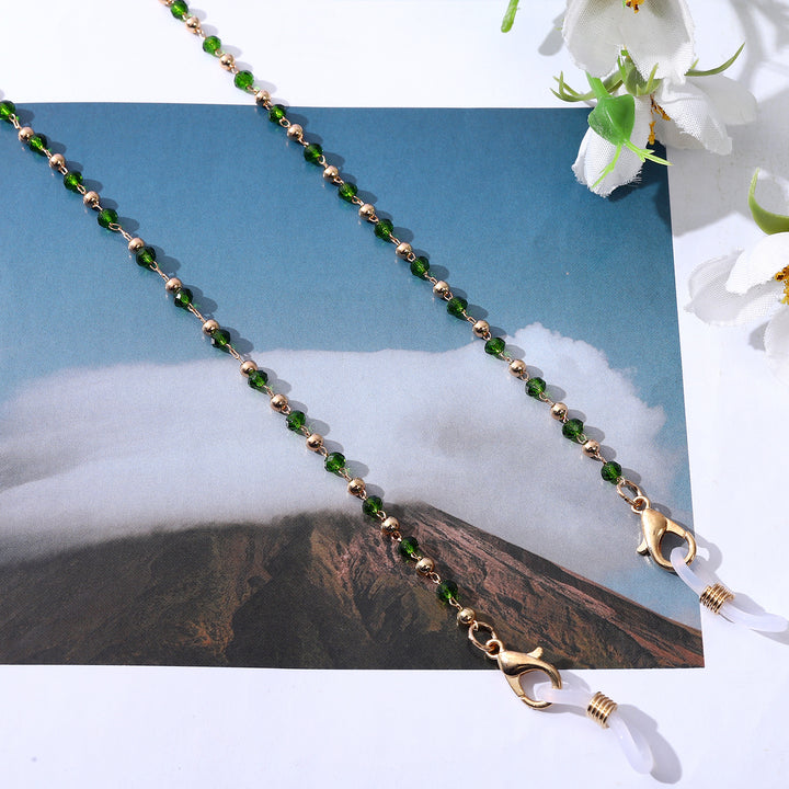 Jewelry necklace with elegant pearls and golden accents Stornfield