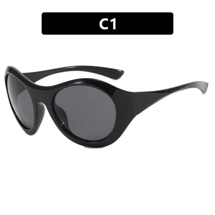 Ladies retro-inspired sunglasses with oversized frame and protective lenses Stornfield