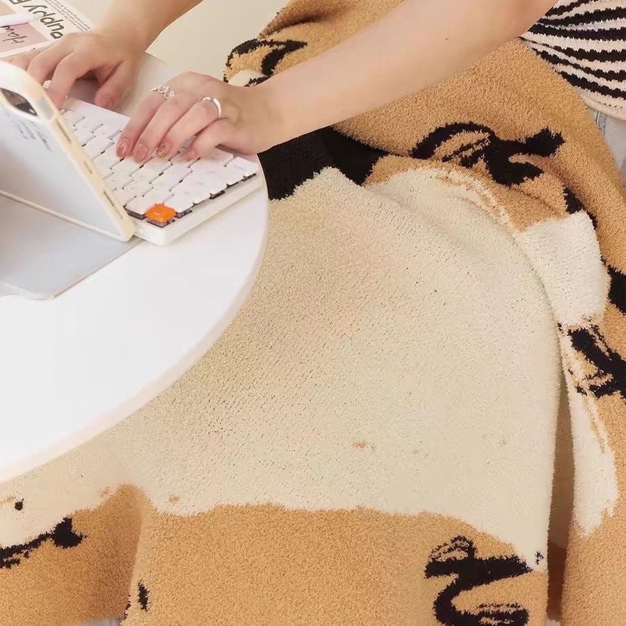 Cozy Cartoon Dog-Themed Throw Blanket
