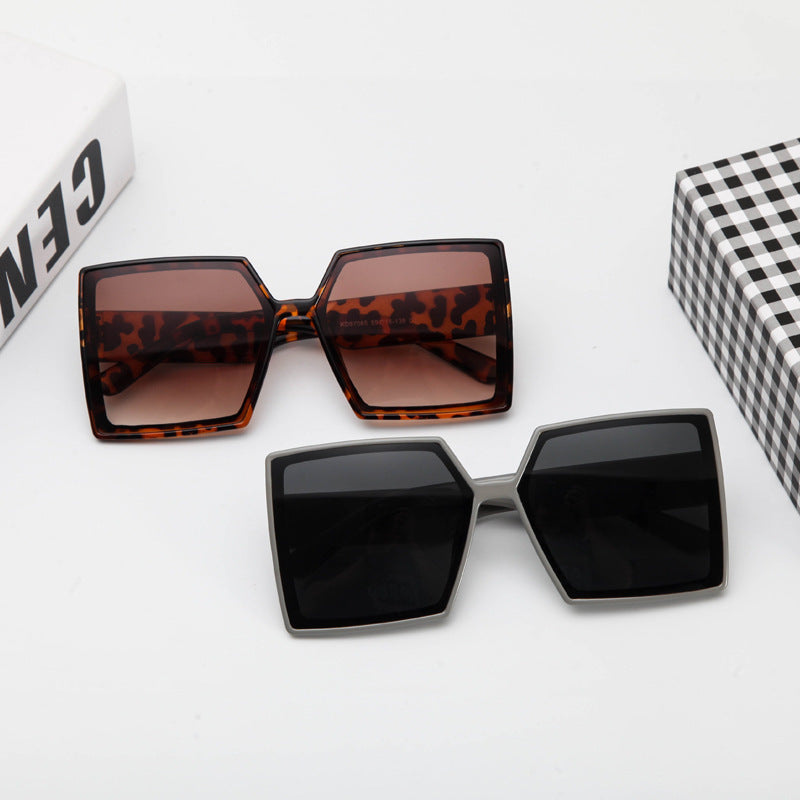 Women's Fashionable oversized sunglasses in modern hexagon design Stornfield