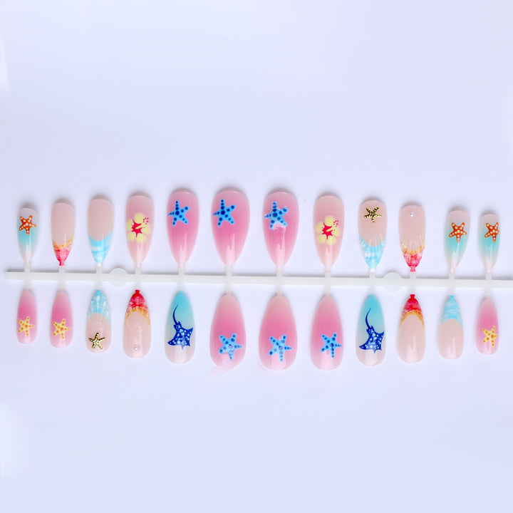 Artistic nails with maritime design Stornfield