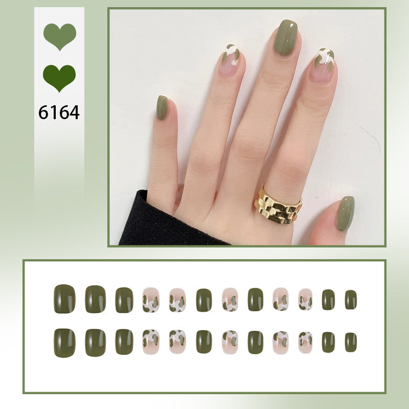 Minimalist Press-On Nail Art