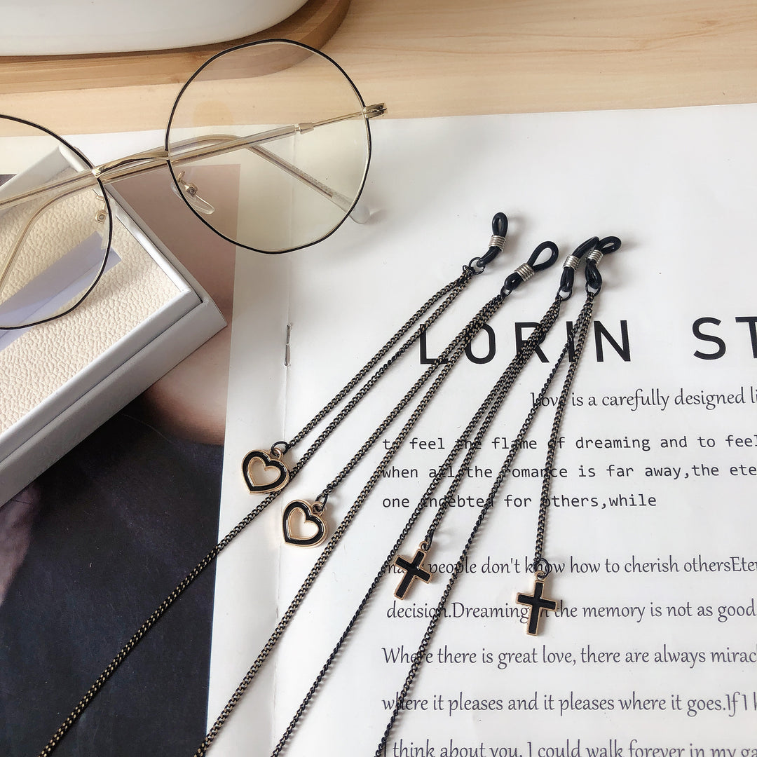 Heart-Embellished Eyewear Holder Chain Stornfield
