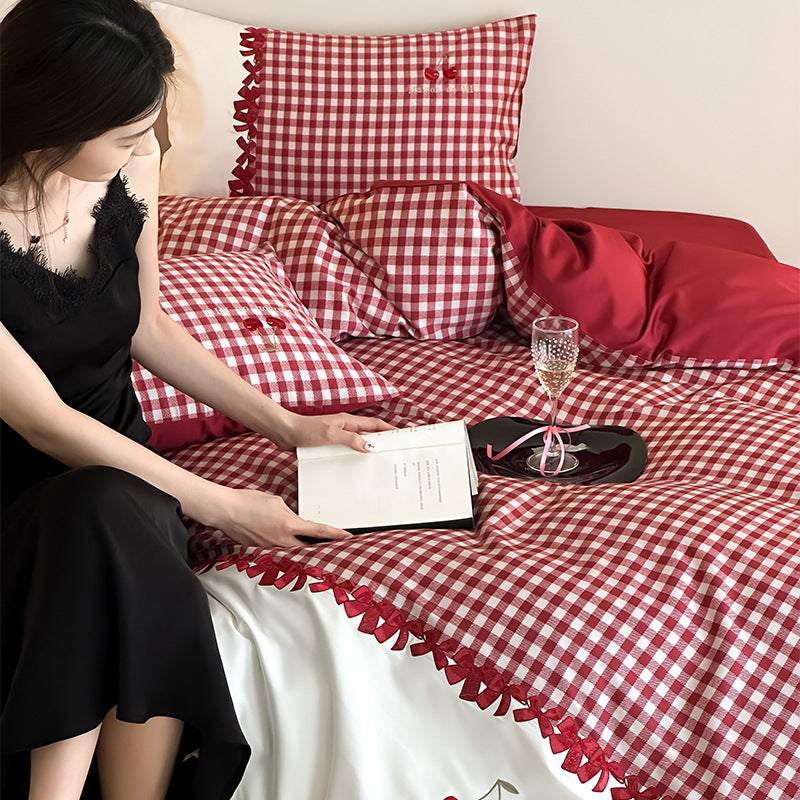 Gingham Embroidered Scalloped-Edge Duvet Cover and Pillow Sham Set
