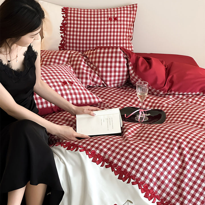 Gingham Embroidered Scalloped-Edge Duvet Cover and Pillow Sham Set