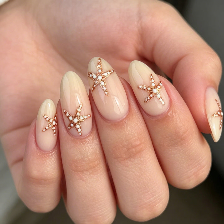 Elegant Starfish-Embellished Nail Art Stornfield