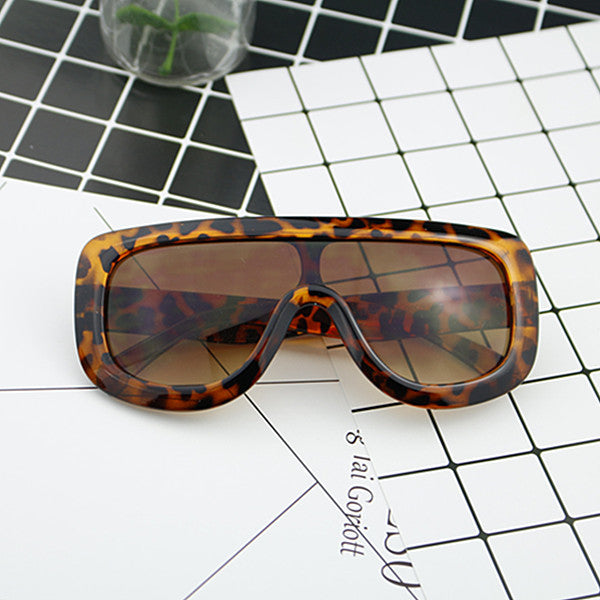 Women's sporty oversized sunglasses with futuristic design Stornfield