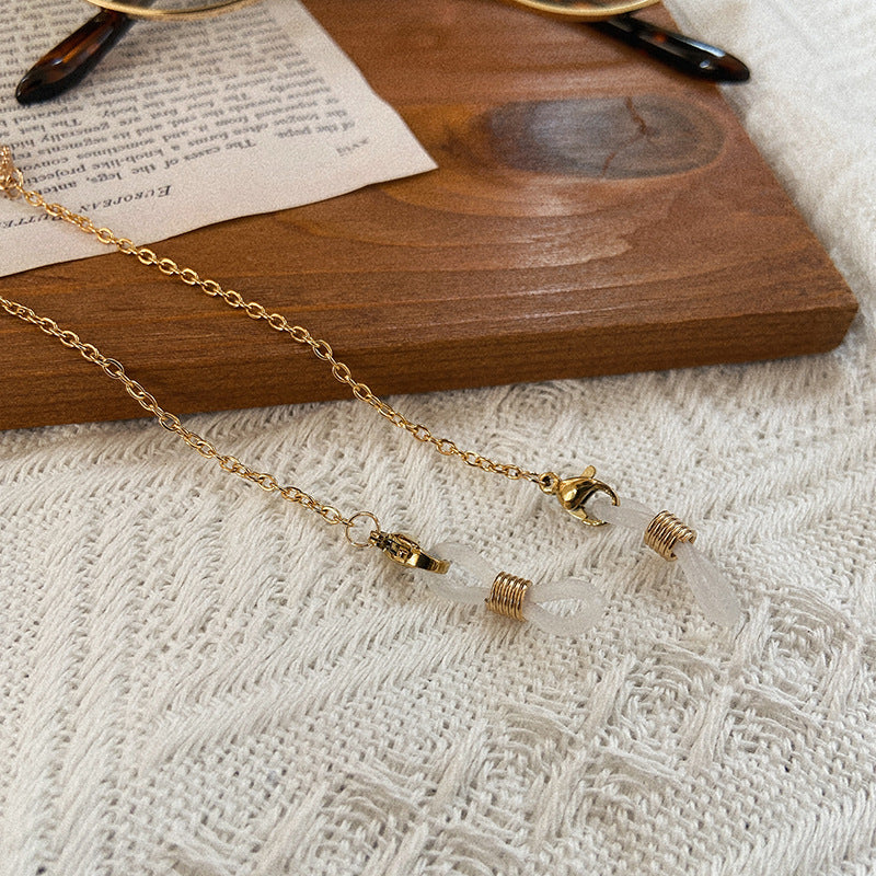Fashionable jewelry necklace with sparkling crystals Stornfield