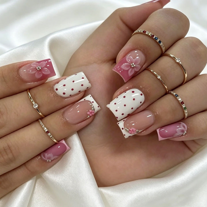 Acrylic nail set with romantic flower design Stornfield