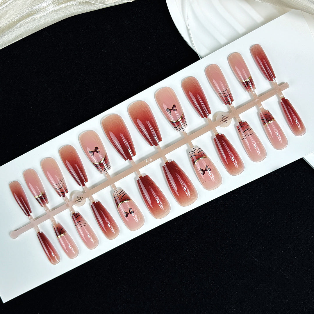 Customizable Nail Set Stornfield