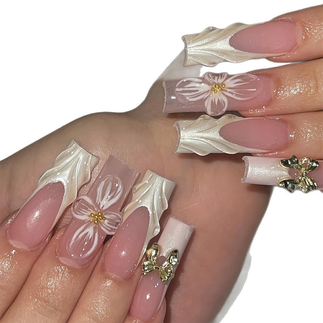 Artificial nail set with floral details Stornfield