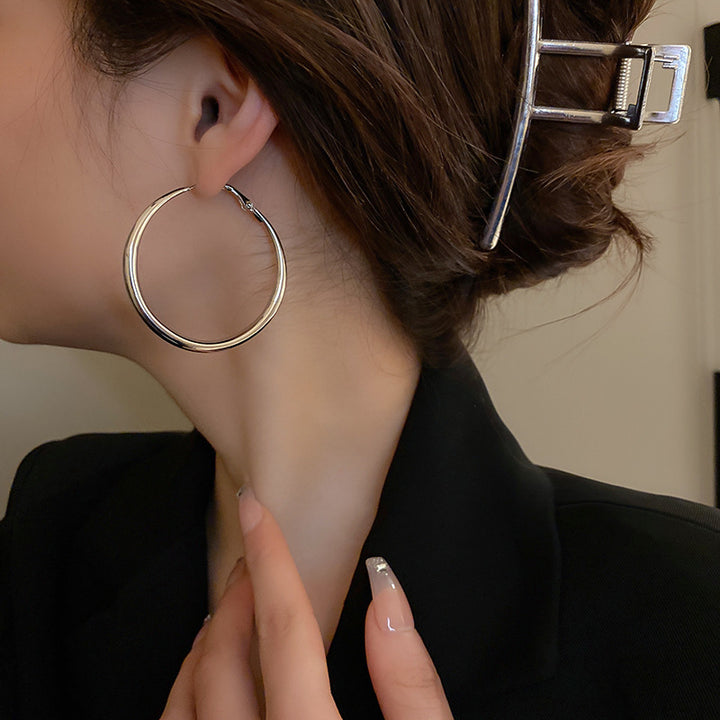 Elegant and Timeless Earrings Stornfield