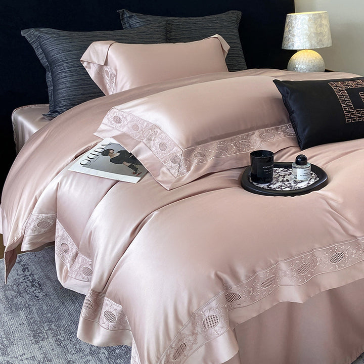 Elegant cotton satin bed set with jacquard-woven contrast border