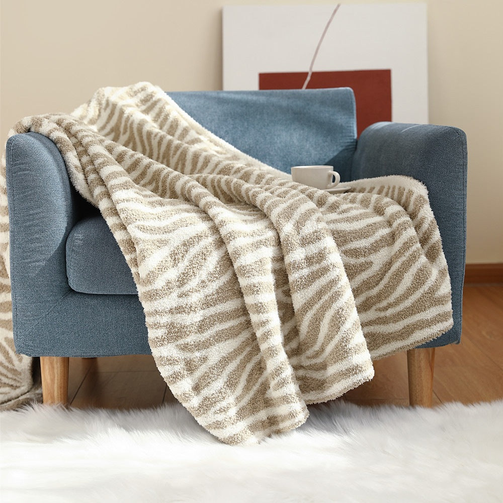 Houndstooth Patterned Throw Blanket
