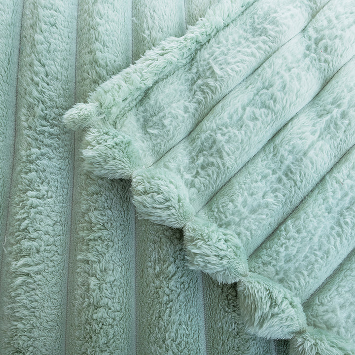 Ladies Luxury Thermal Snuggle Blanket with Wave Structure Stornfield