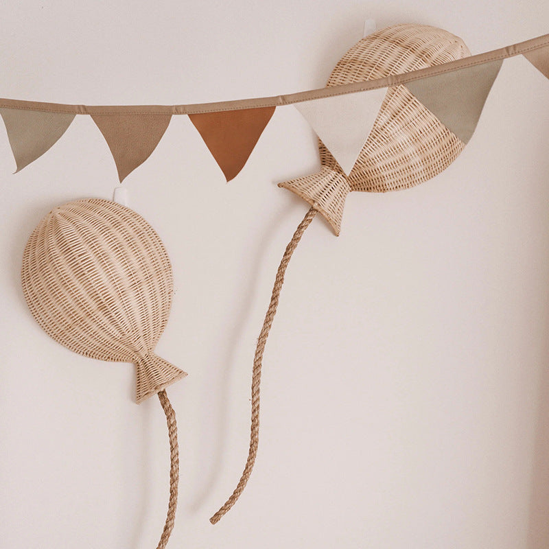 Decorative wall ornament in the form of a hot air balloon Stornfield