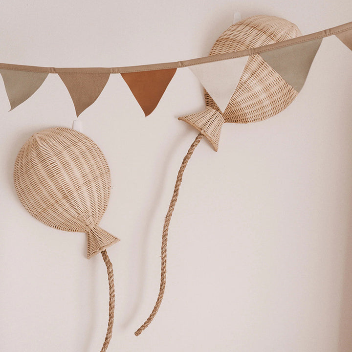 Decorative wall ornament in the form of a hot air balloon Stornfield