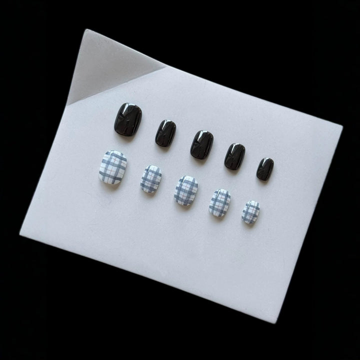 Chic Press-On Nail Art Set with Plaid and Glossy Finishes