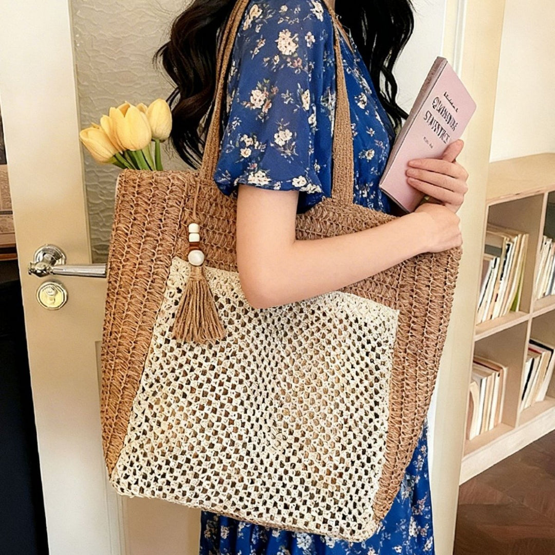 Handcrafted straw bag with tassels Stornfield