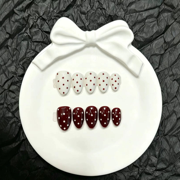 Decorative Polka Dot Press-On Nail Set