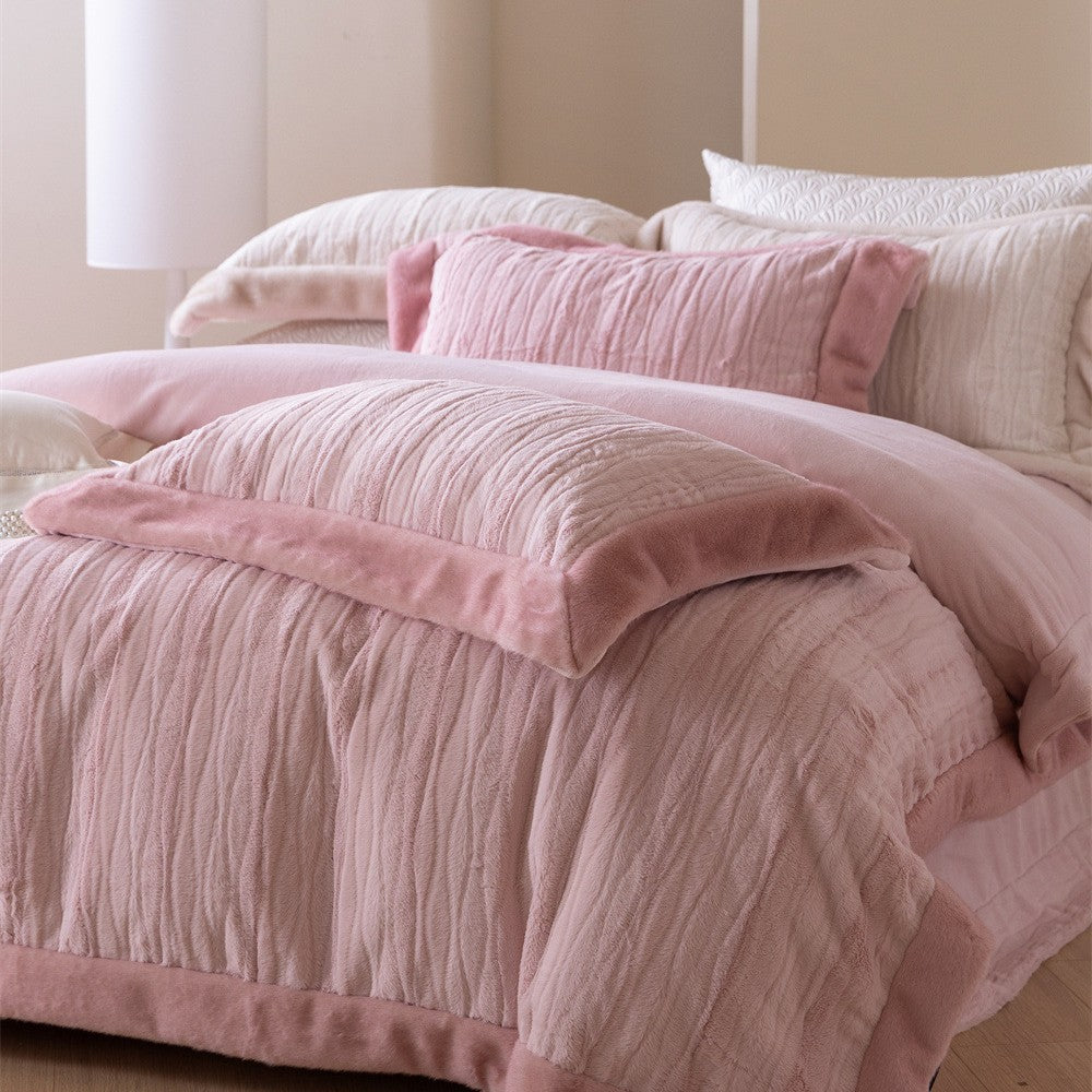 Cozy quilted reversible duvet cover with faux fur trim
