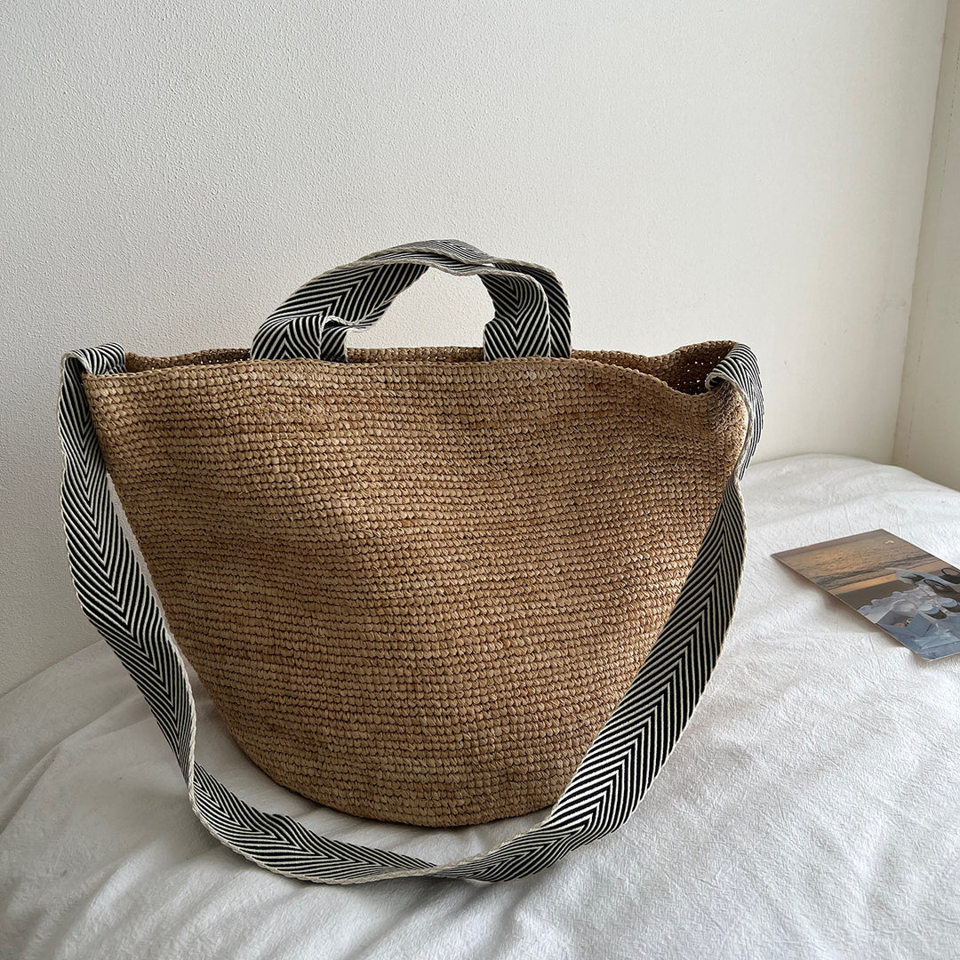 Handmade straw bag with fashionable striped pattern Stornfield
