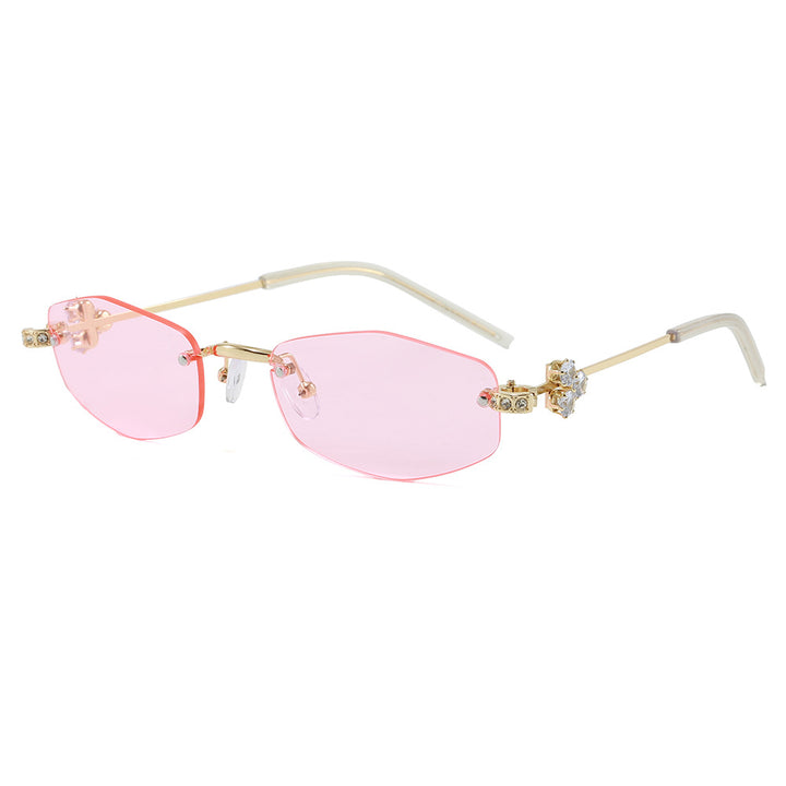 Fashionable Sunglasses in Elegant Rectangular Design with Floral Details Stornfield
