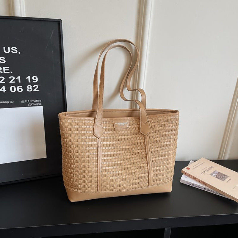 Fashionable tote bag with textured design Stornfield