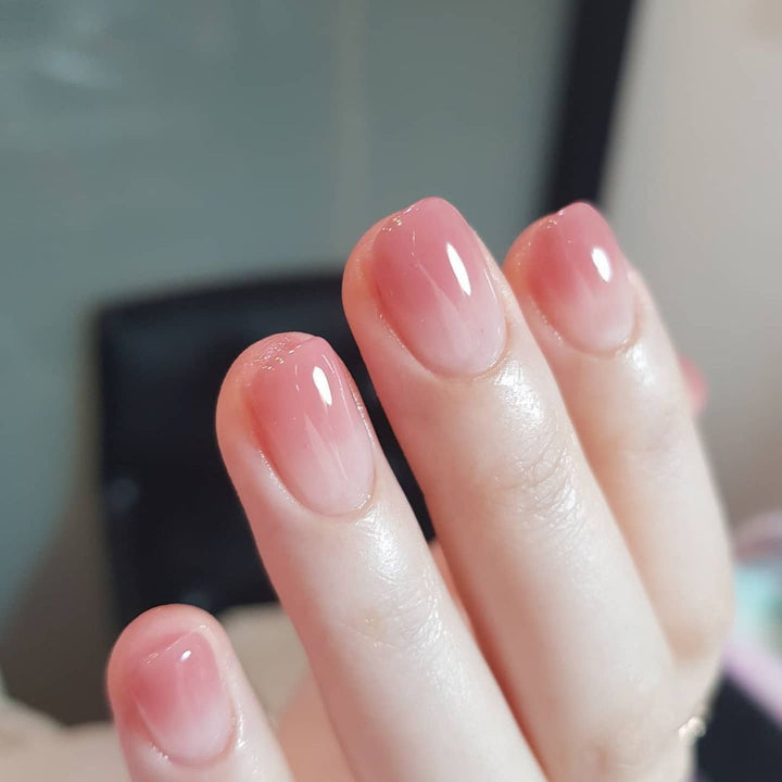 High-gloss artificial nails with rose effect Stornfield