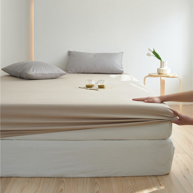 Elastic fitted sheet made of cotton jersey with extra deep pocket and all-around elastic