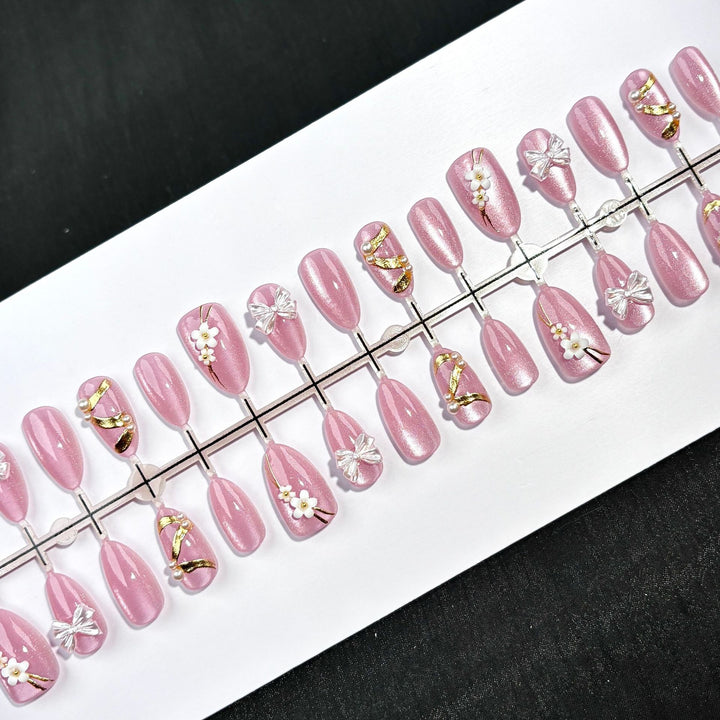 Elegant Polka Dot and Lace Press-On Nail Set