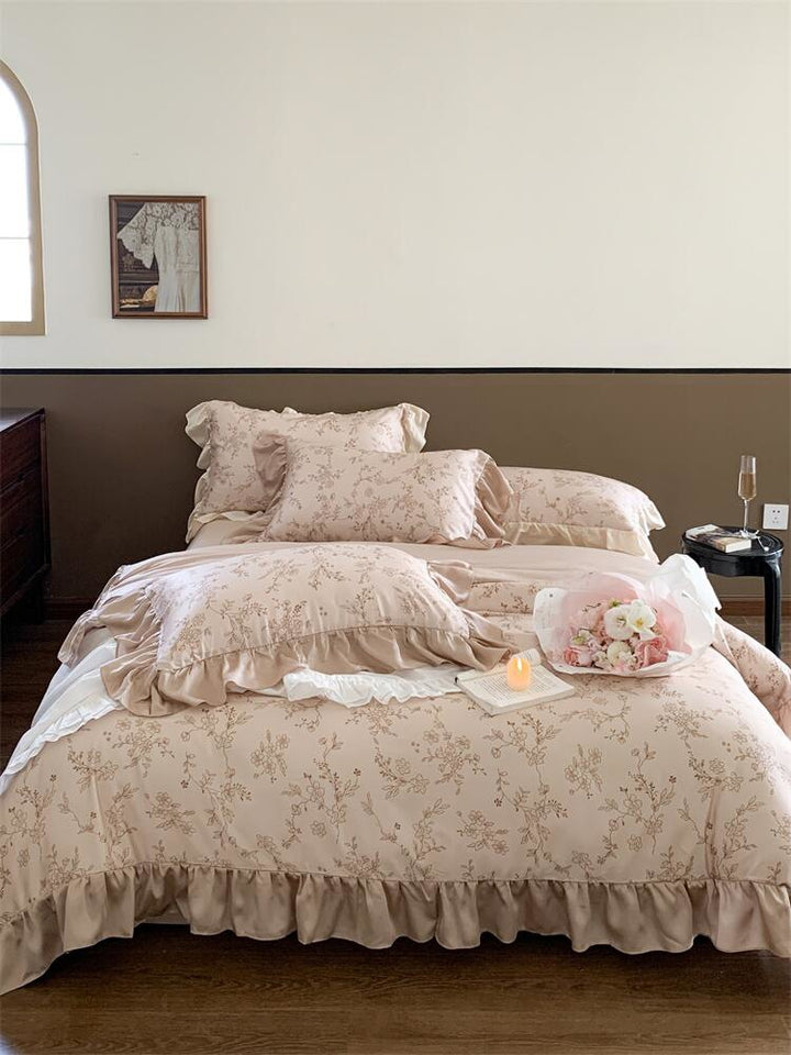 Romantic ruffled bed set made of cotton percale with floral jacquard print
