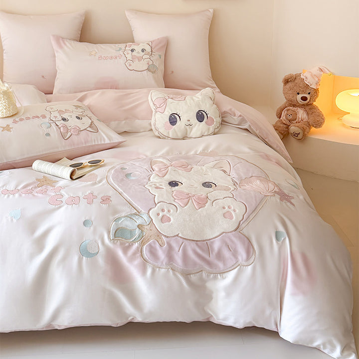 Embroidered Cotton Sateen Duvet Cover Set with Plush Appliqué Cat and Decorative Pillow Shams