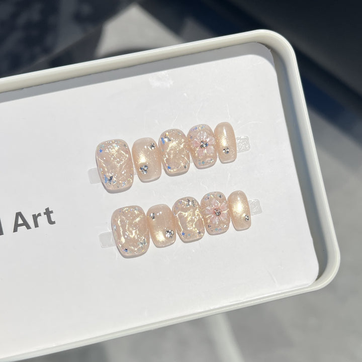 Decorative Floral Press-On Nail Set with Shimmering Accents Stornfield