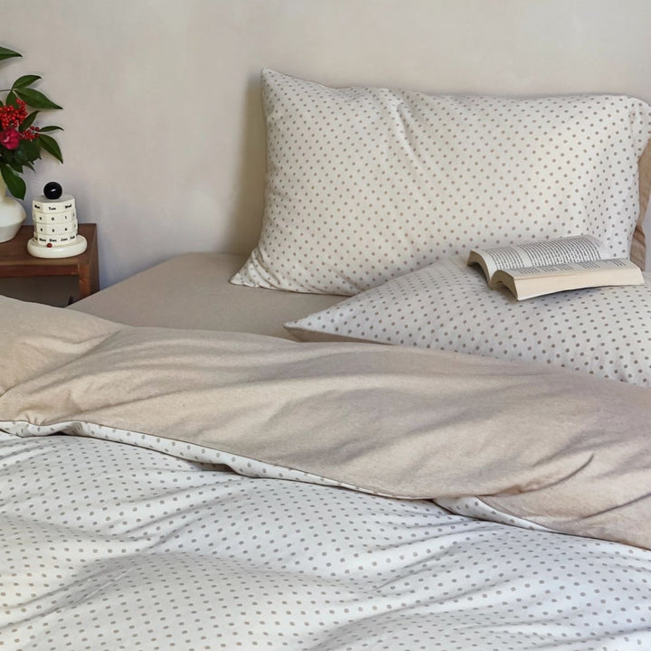 Bedding set made of cotton with fine polka dot pattern
