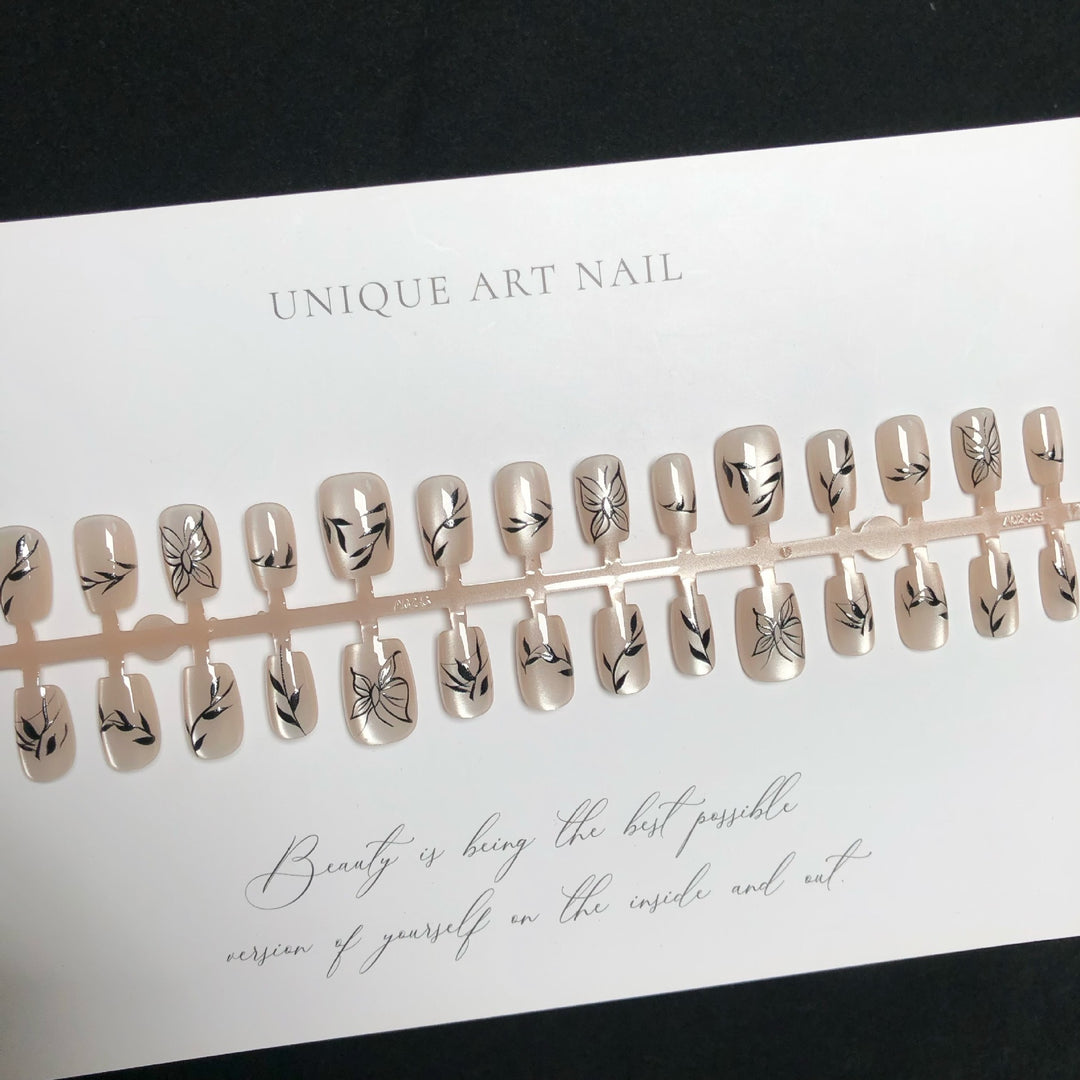 Artistic Floral Print Press-On Nail Set