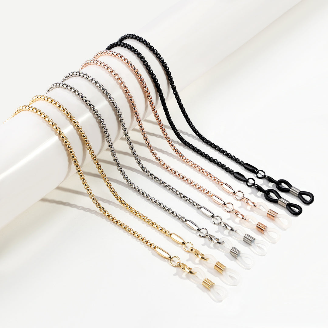 Elegant Chain Eyewear Holder Stornfield