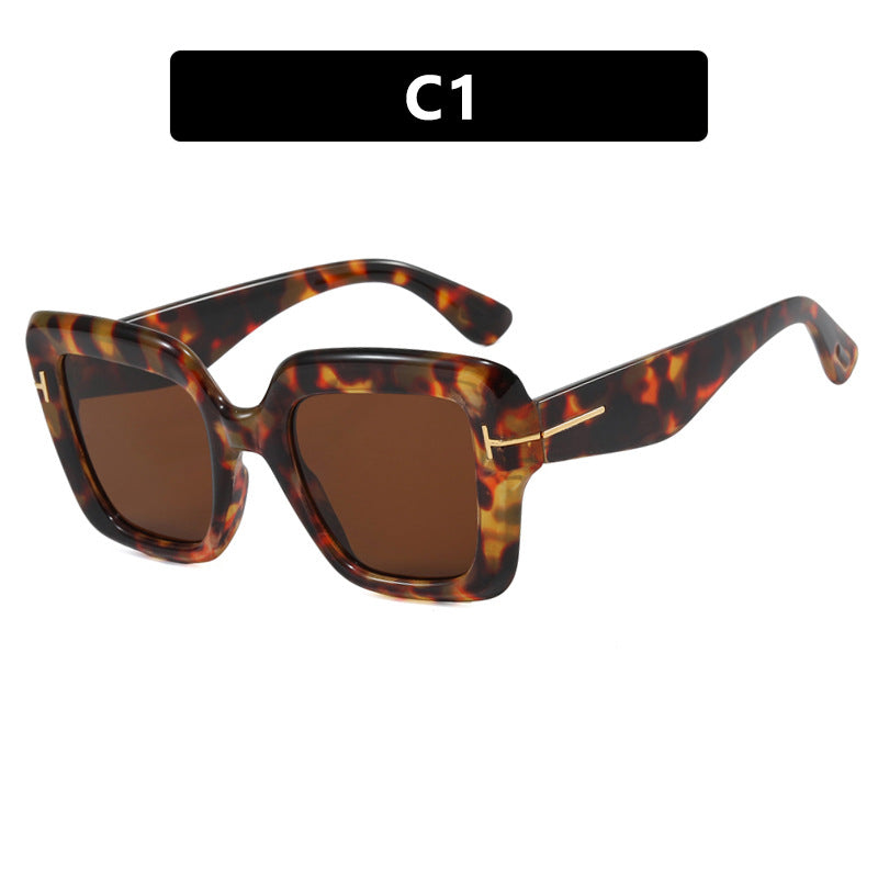 Women's square sunglasses with comfortable plastic frame and UV protection Stornfield