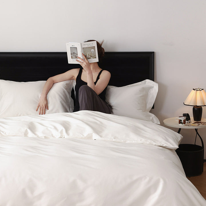 High-quality cotton satin duvet cover set with hotel closure and particularly soft finish