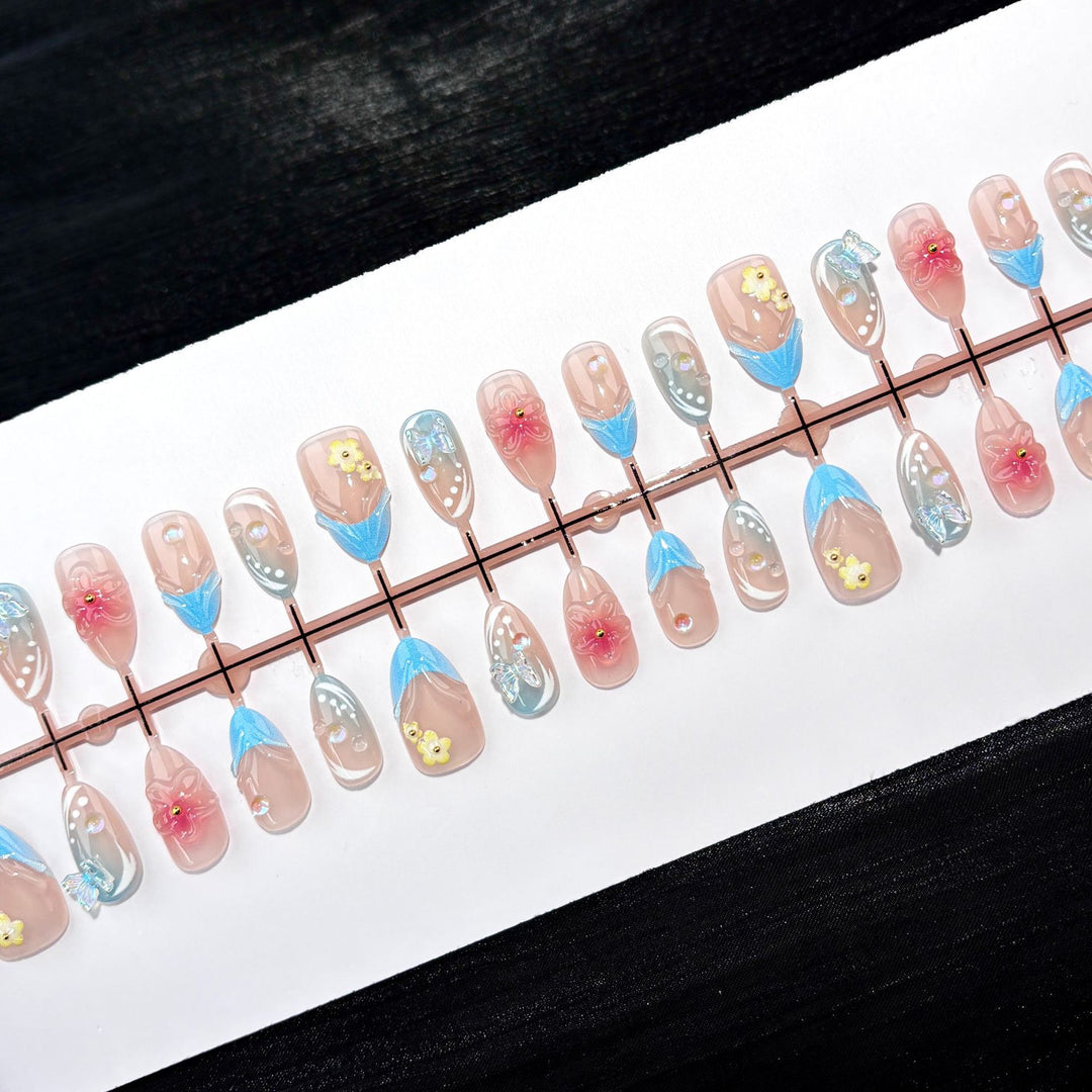 Elegant Polka Dot and Lace Press-On Nail Set