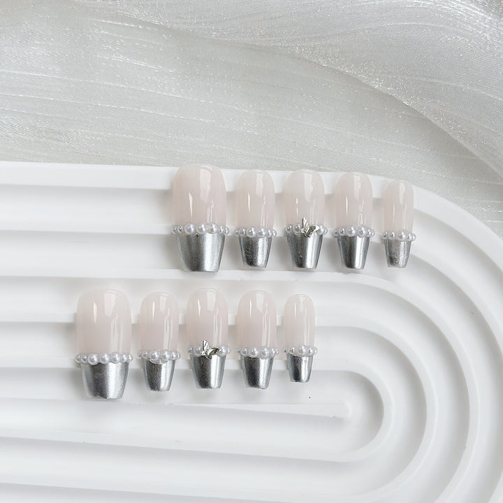 Stylish Acrylic Press-On Nail Set with Metallic Tip and Pearl Accents