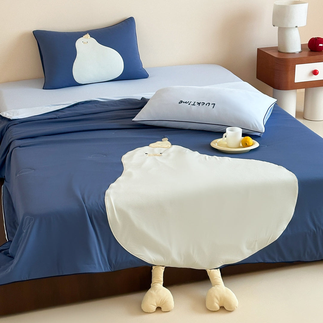 Children's bed linen set with cute animal appliqué, fitted sheet and pillowcase