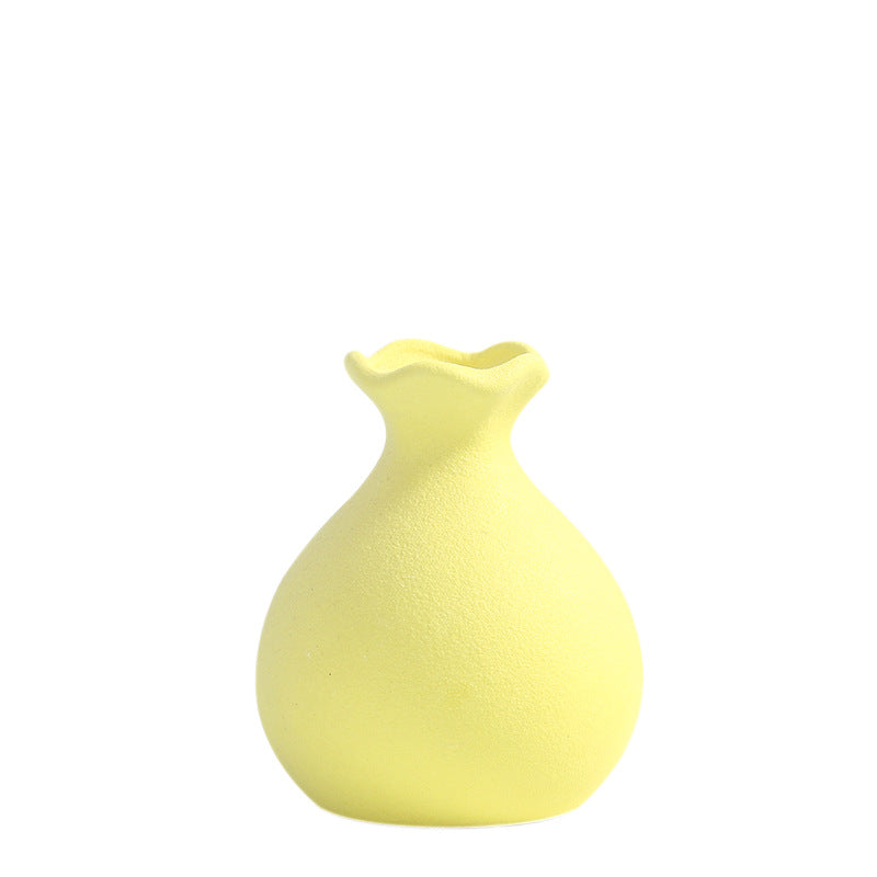 Unique Curved Ceramic Flower Vase Stornfeild