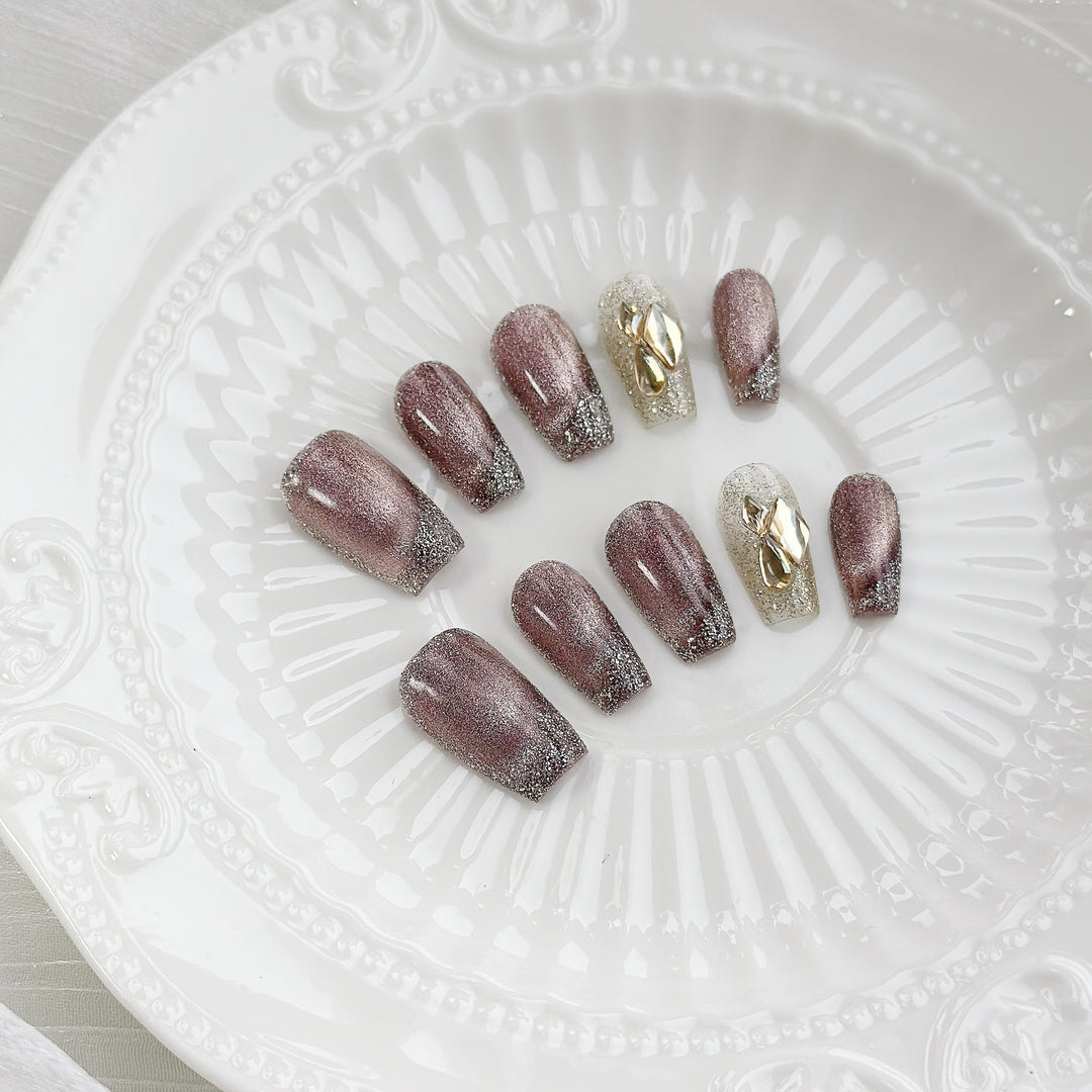 Decorative Press-On Nail Art Set with Floral Accents  1791773215