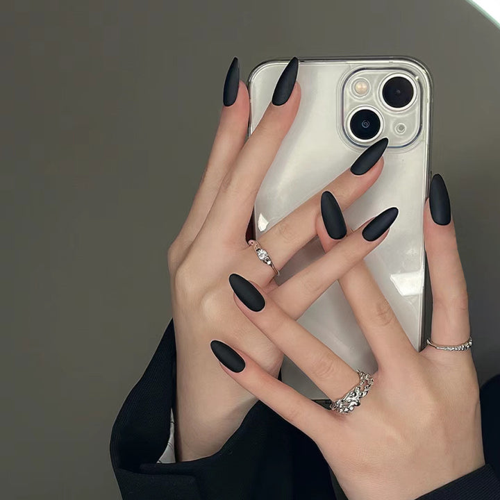 Artificial nail set in elegant matte finish Stornfield