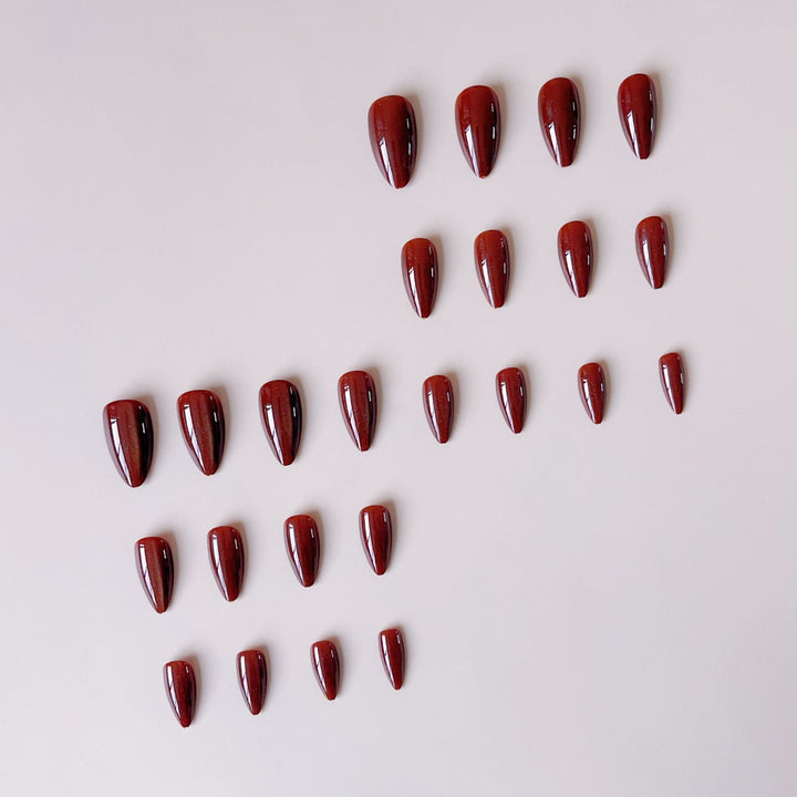 Nail set with an elegant ombre effect and shimmering accents Stornfield
