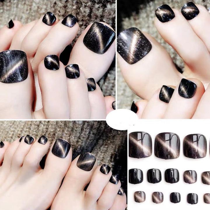 Artistic toenails in modern design Stornfield