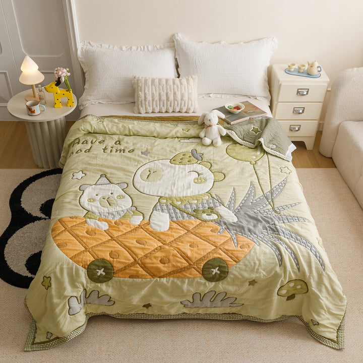 Quilted Cotton Bedding Comforter with Appliqué Bears