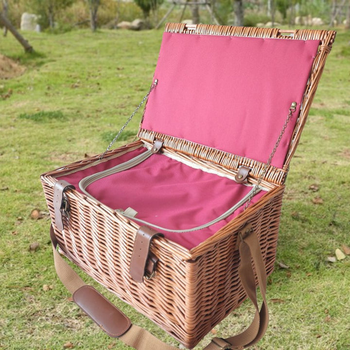 Ladies picnic basket with removable compartments and classic gingham pattern Stornfield